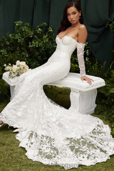 nunti House of CB rochie de mireasa isabelle din dantela alba cu maneca lunga X4F681139